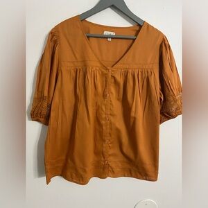 Wonderly Womens Blouse Size medium new without Tags Burned Rust Color